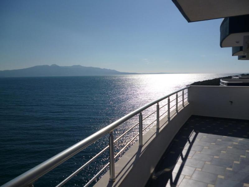 Beautifull Holiday Apartment Larisa Саранда Екстер'єр фото